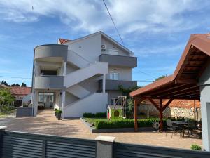 Budova, kde se apartmán nachází