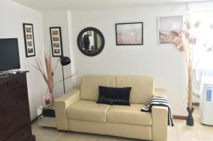 Μια τηλεόραση ή/και κέντρο ψυχαγωγίας στο apartmentsIT vista mare