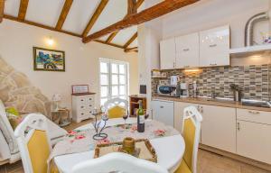Kuchyňa alebo kuchynka v ubytovaní Villa Dubrovnik Chalets