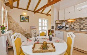 Kuchyňa alebo kuchynka v ubytovaní Villa Dubrovnik Chalets