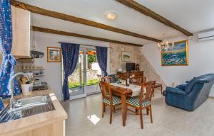 Kuchyňa alebo kuchynka v ubytovaní Villa Dubrovnik Chalets