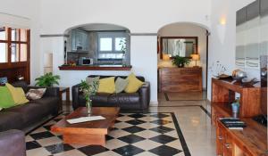 A kitchen or kitchenette at Casa Amelia