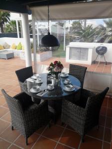 A seating area at Casa Amelia