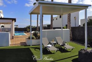 The swimming pool at or close to Casa Amelia