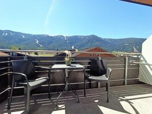 A general mountain view or a mountain view taken from Az apartmant