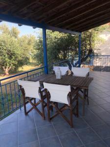 Balkón alebo terasa v ubytovaní Aggeliki House 4