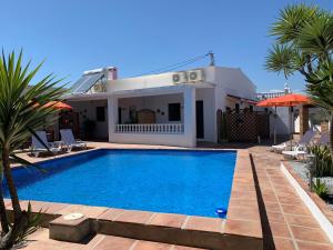 Bazén v ubytování Casa Bambu Studios nebo v jeho okolí