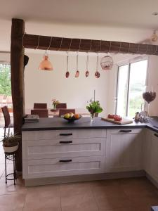 Kuchyň nebo kuchyňský kout v ubytování Charmante Maison entre Lot & Dordogne avec Piscine Privée