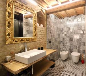 Kúpeľňa v ubytovaní Luxury Suite apartment Angiolieri