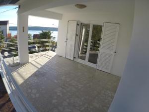 Balkón alebo terasa v ubytovaní Apartments Lopac Jadranovo