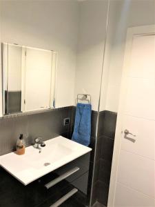 Zdjęcie z galerii obiektu Precioso apartamento frente al mar Benalbeach w mieście Benalmádena