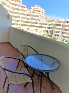 Balkon lub taras w obiekcie Precioso apartamento frente al mar Benalbeach