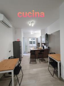 Kuchyň nebo kuchyňský kout v ubytování @home Napoli
