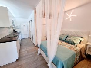 Kuchyňa alebo kuchynka v ubytovaní Apartamento Luca 05 en Playa Roca