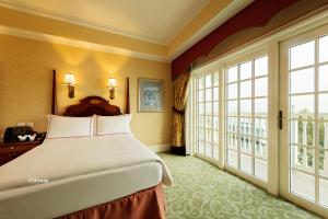 Cama o camas de una habitación en Hong Kong Disneyland Hotel