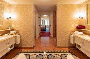 Un baño de Hong Kong Disneyland Hotel
