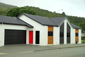 Gallery image of Am I in Heaven? Luxury 3 ensuite bedrooms sleeps 8 in Greymouth