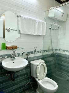 Ένα μπάνιο στο Thien Phuc Hotel