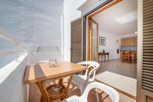 Kép Apartamentos Karin 2ºe szállásáról Cala d'Orban a galériában