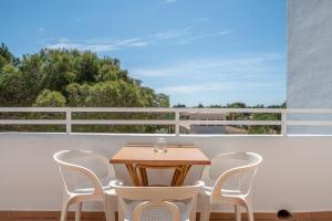 A balcony or terrace at Apartamentos Karin 2ºe