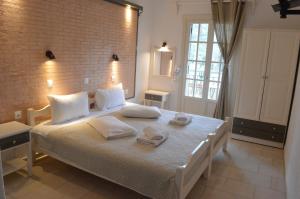 Gallery image of Anna George Studios in Stafylos