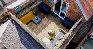 Budova, kde se apartmán nachází + 39 fotografií