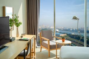 A balcony or terrace at Harbor Park Hotel