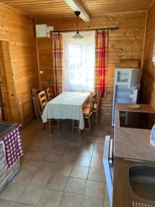 A kitchen or kitchenette at Chalupa Leštiny