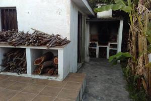 Fotografia z galérie ubytovania Casa con jardín y barbacoa en Cunit v destinácii Cunit