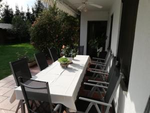 Zahrada ubytování Ferienwohnung mit Pool in Wörthersee Nähe