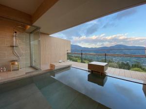 Almennt fjallaútsýni eða fjallaútsýni eins og það er á ryokan-hótelinu