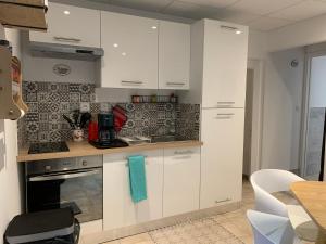 Η κουζίνα ή μικρή κουζίνα στο La Maison Clémenso