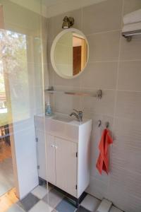 Koupelna v ubytování Rustic&Green Guesthouse for 6 people FREE AIRCONDITIONER FREE COFFEE FREE PARKING