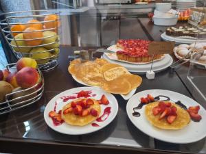 Makanan di atau berdekatan hotel