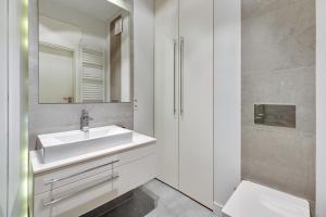 Kúpeľňa v ubytovaní Dom & House - Apartamenty Nadmorski Dwór