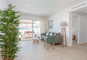 Χώρος καθιστικού στο M A R I V E N T Suite with bathroom and terrace 50 m2