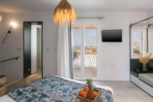 TV a/nebo společenská místnost v ubytování Sunday Luxury Suites