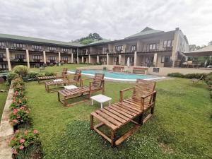 Magoebaskloof Hotel内部或周边的泳池