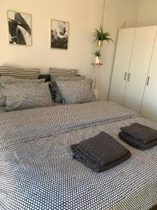 Ένα ή περισσότερα κρεβάτια σε δωμάτιο στο BEACH LOFT 9 luxury appartment with ocean view