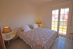 Afbeelding uit fotogalerij van Apart-rent Casa Puigmal 0152 in Empuriabrava