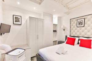 Gallery image of 100 - Luxury 2 Bedroom - Beaubourg Marais in Paris