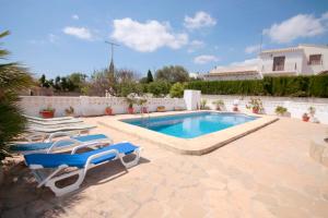 Bazén v ubytovaní Holiday Home Calas alebo v jeho blízkosti