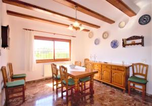 Posedenie v ubytovaní Holiday Home Calas