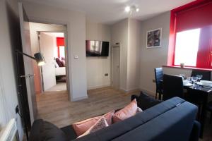 Modern Stylish 2 bed Apt Great Transport Links