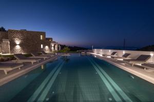 Piscine de l'établissement Terra Olivia Luxury Villas and Suites ou située à proximité