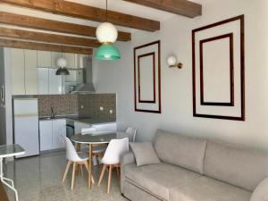 Kuchyň nebo kuchyňský kout v ubytování Skizenas Waterfront Apartments
