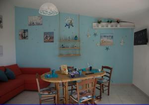 A seating area at Giulymar Még 18 kép