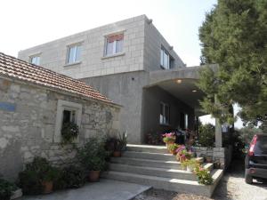 Budynek, w którym mieści się apartament