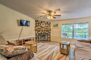 Gallery image of Family-Friendly Home with Deck by Rainbow Springs! in Williston