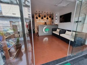 TV a/nebo společenská místnost v ubytování Chautari Boutique Hotel